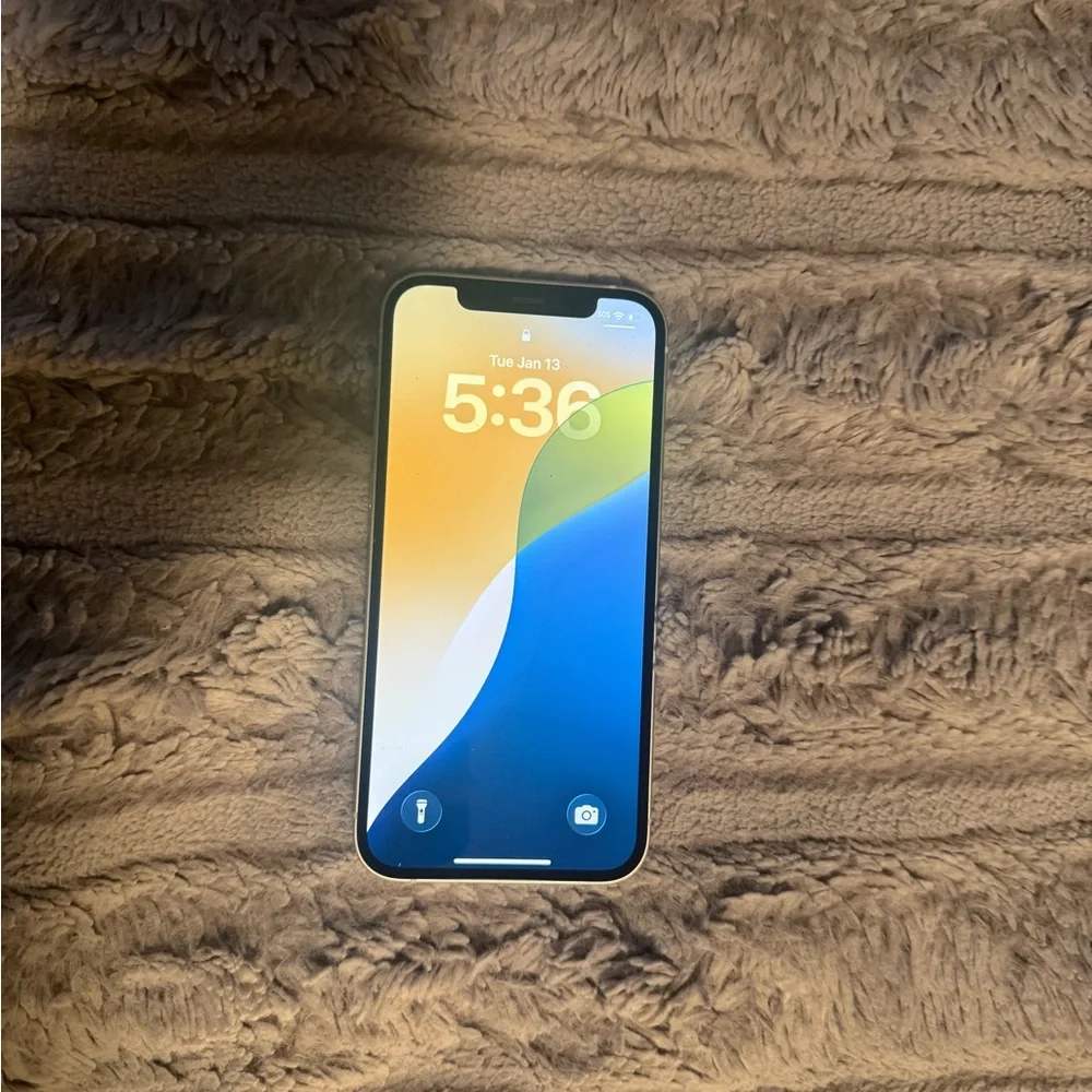 Apple iPhone 11 - Cream